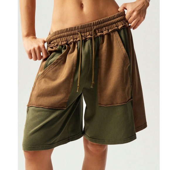 Cozy Color block Stretchy Waist Pockets Mom Shorts - Picture 1 of 5